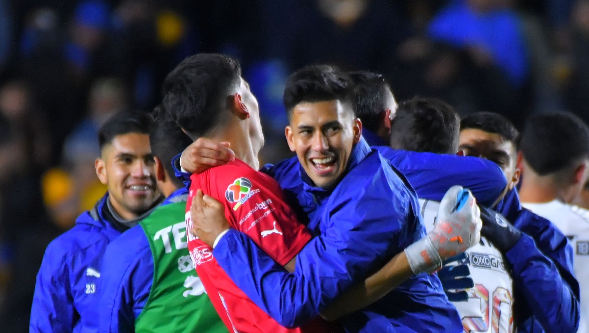 Fernando Ortiz se guarda a Maxi Meza y Andrada para el Querétaro vs Monterrey (Imago7)