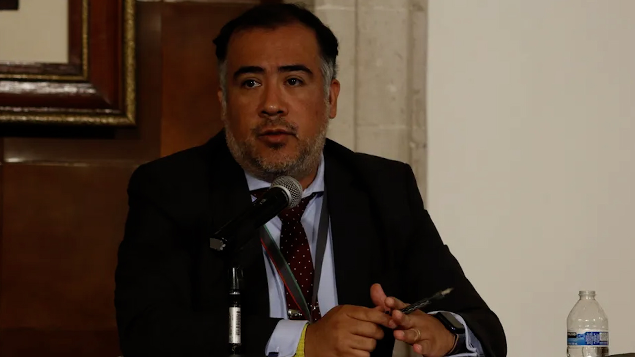 FGR acusa al ex fiscal del caso Ayotzinapa por permitir liberación de testigos