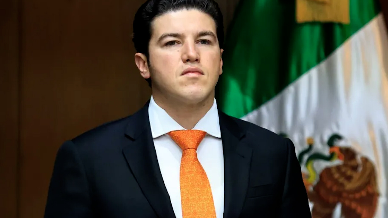 INE no aclara dudas de Samuel García sobre licencia