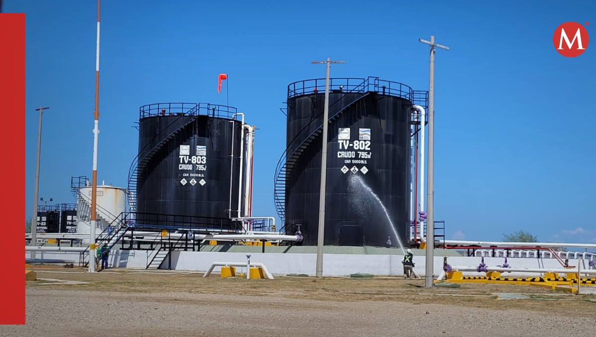 Instalaciones del Campo petrolero Ébano, al poniente de Tampico.