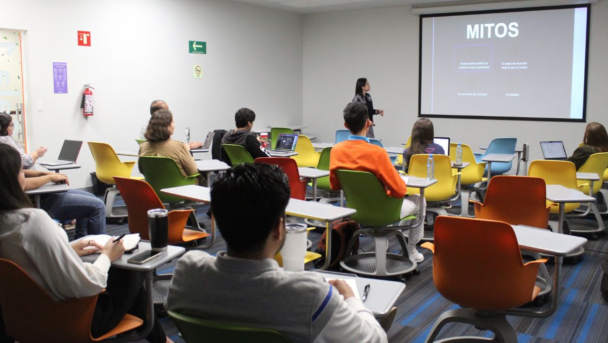 Se repasaron temas como las innovaciones educativas con la IA, robótica para niños y adolescentes y la utilización del Chat GTP. (Roberto Amaya)
