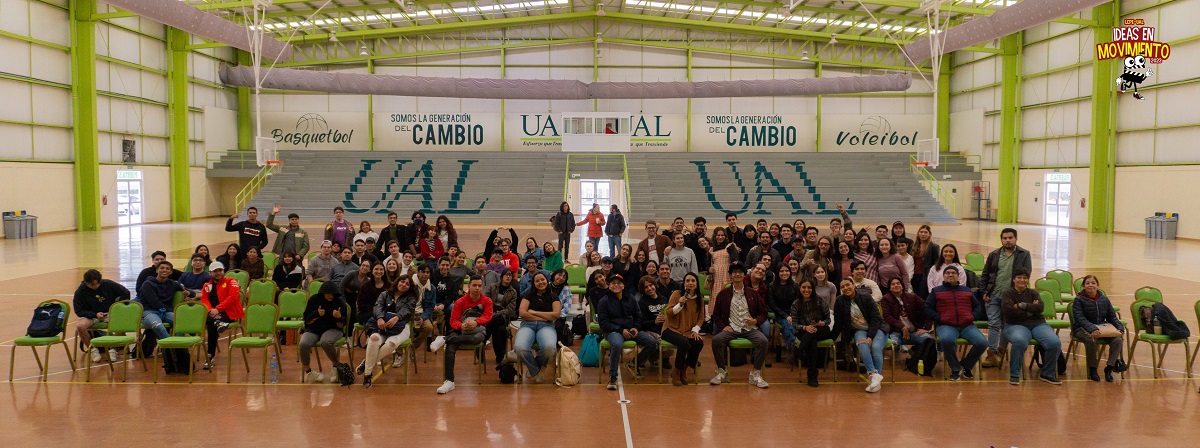 Alumnos en inauguración de Ideas en Movimiento. (cortesía)