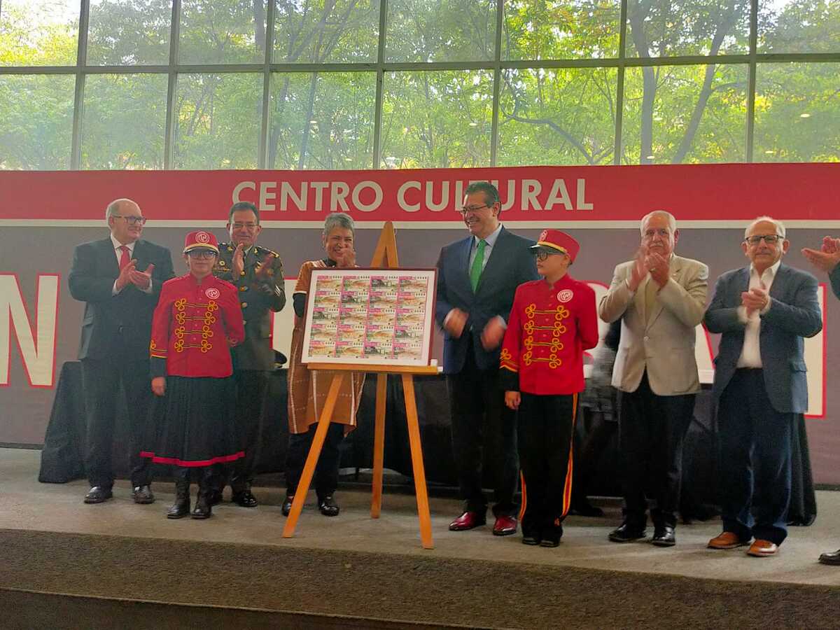 Presentación del billete conmemoratrivo. (Foto: Especial)