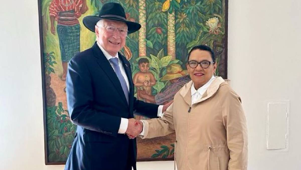 Ken Salazar y Rosa Icela