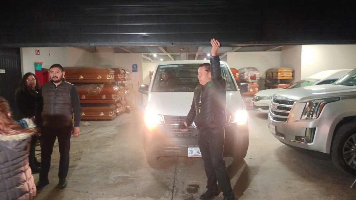 Llega cuerpo del magistrade Jesús Ociel Baena para ser velado en Saltillo.