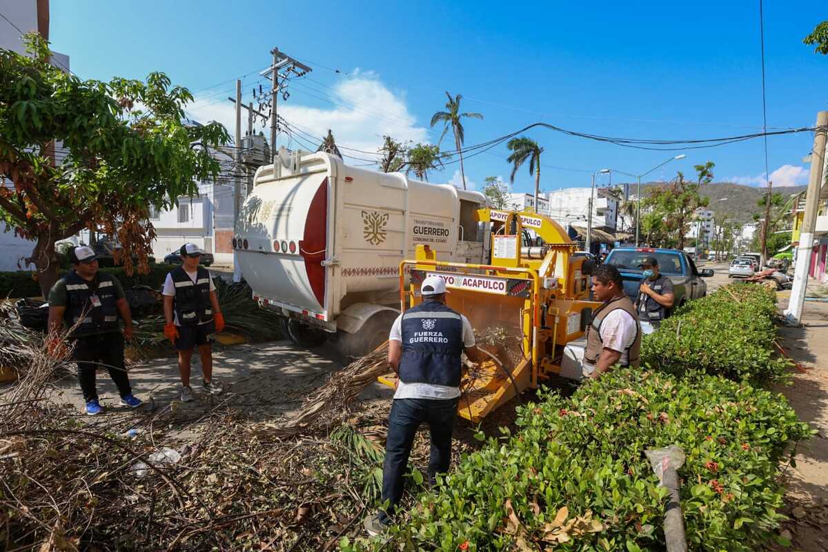 La recolección de residuos solidos en Acapulco después del paso 'Otis' a estado a cargo de diversas dependencias.