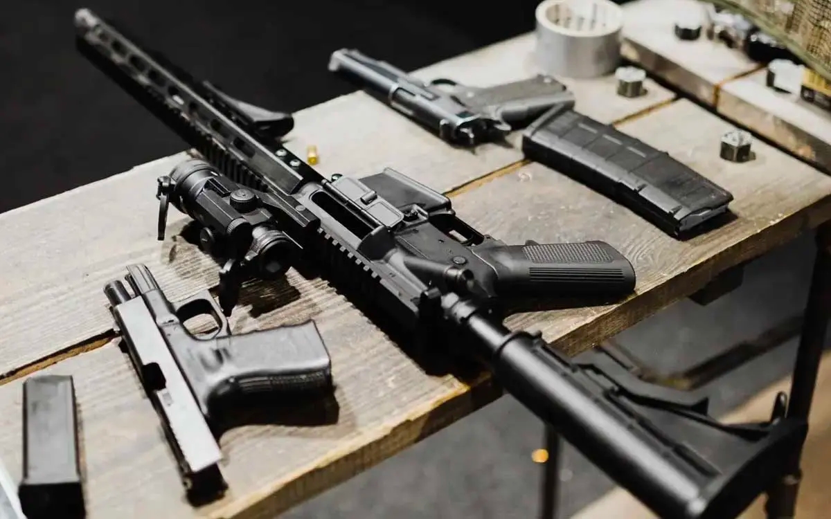 Estadounidenses son sentenciados por tráfico de armas | EFE