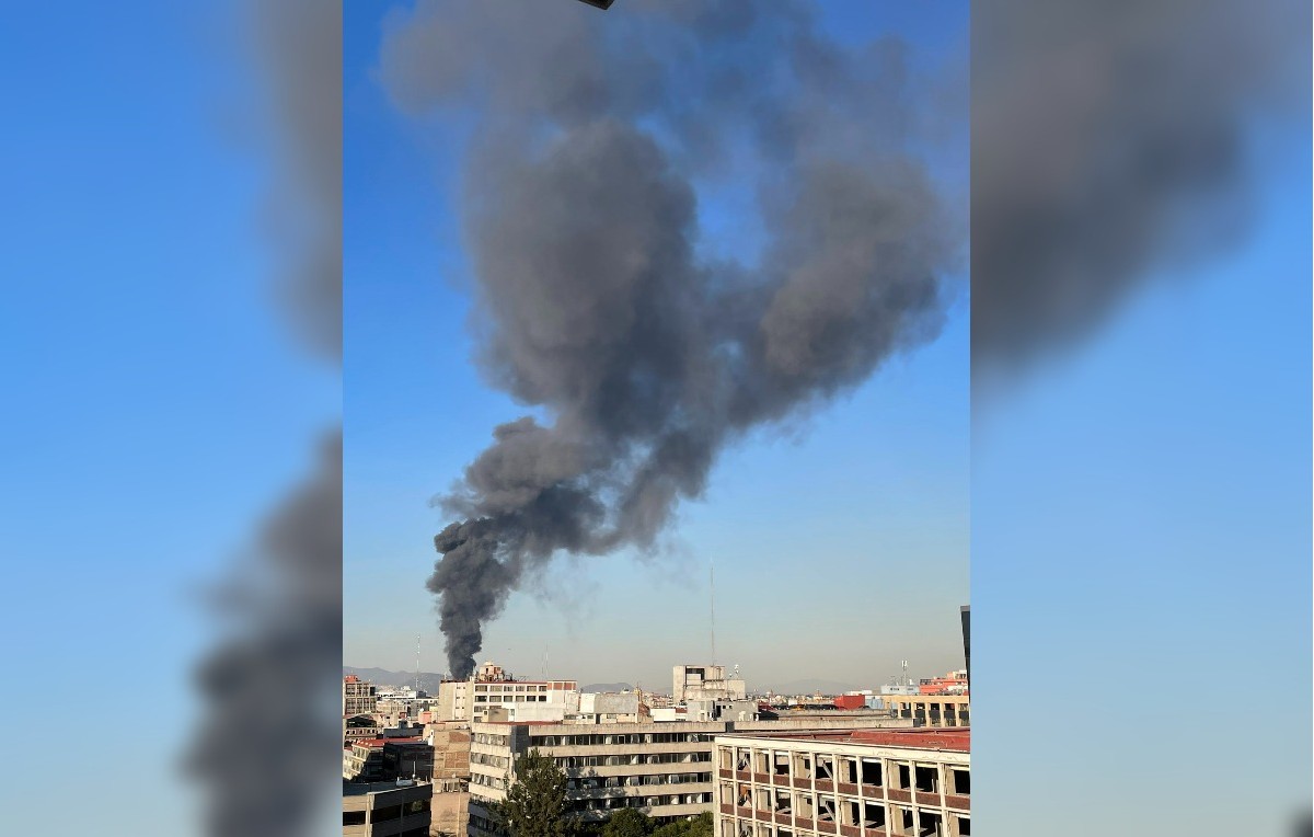 Incendio en bodega del Centro Histórico (Redes sociales)