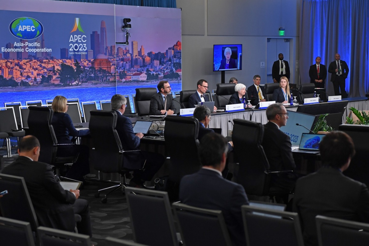 Janet Yellen, secretaria del Tesoro de Estados Unidos, habla en la Reunión de Ministros de Finanzas del Foro de Cooperación Económica Asia-Pacífico.