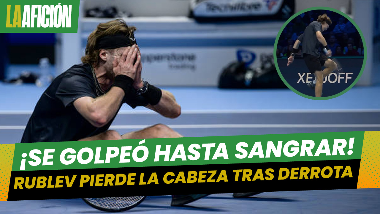Rublev se golpea con la raqueta hasta sangrar tras perder frente a Carlos Alcaraz