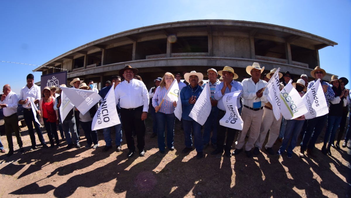 Salvador Jiménez reconoció el trabajo de la comunidad de San Idelfonso. (Francisco Villeda)