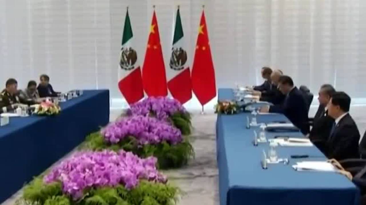¿Qué sucedió en el Foro de Cooperación Económica Asia-Pacífico y sus temas clave?
