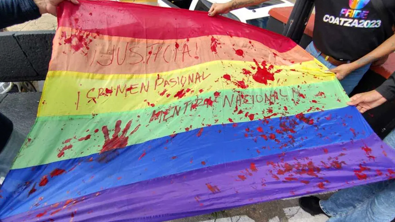 En Veracruz, colectivos LGBTIQ+ realizan velada pacífica por muerte de magistrade Ociel Baena