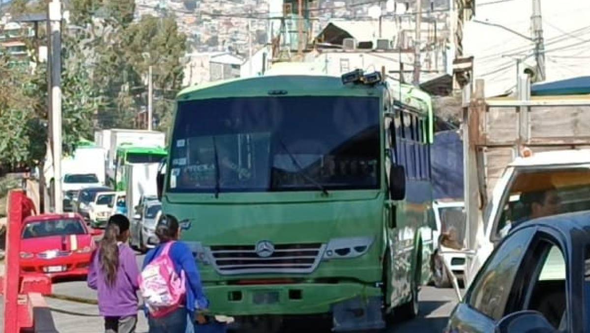 De acuerdo con testigos, el conductor del camión manejaba a exceso de velocidad | (Jorge Becerril)