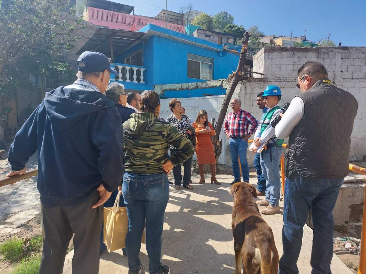 Vecinos y representantes de Ferromex se reúnen. | Alan Castañeda