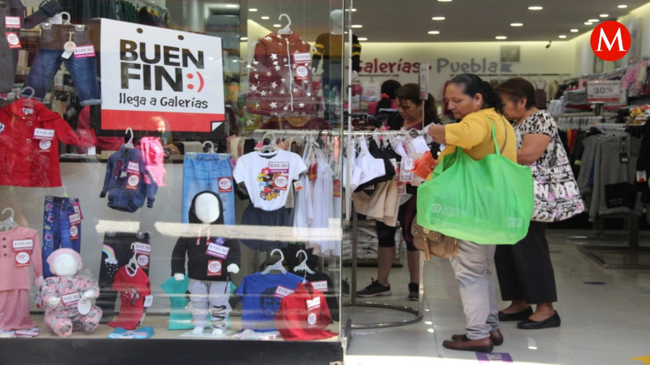 Ciudadanos de CdMx aprovechan ofertas de Buen Fin en el Centro Histórico