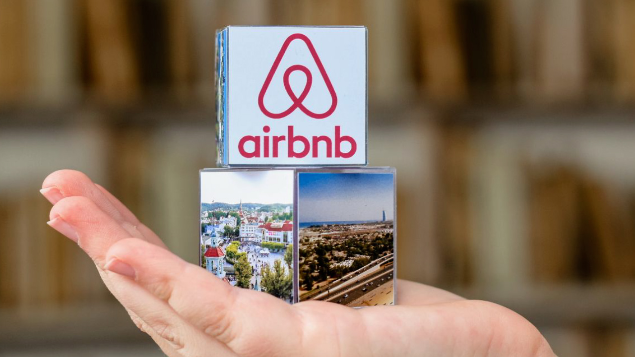 Gobierno de CDMX propone crear padrón de anfitriones de Airbnb