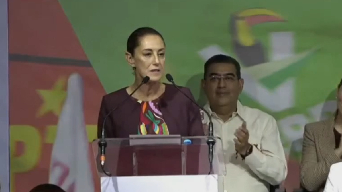 "Seguir con la transformación o regresar al pasado": Sheinbaum en su registro por la presidencia