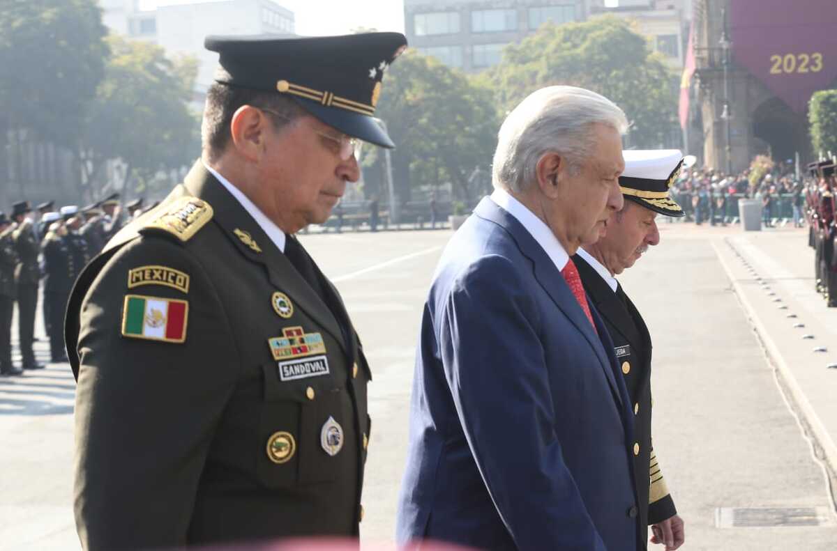 Luis Cresencio Sandoval en la ceremonia por el desfile de la Revolución Mexicana. | Araceli López