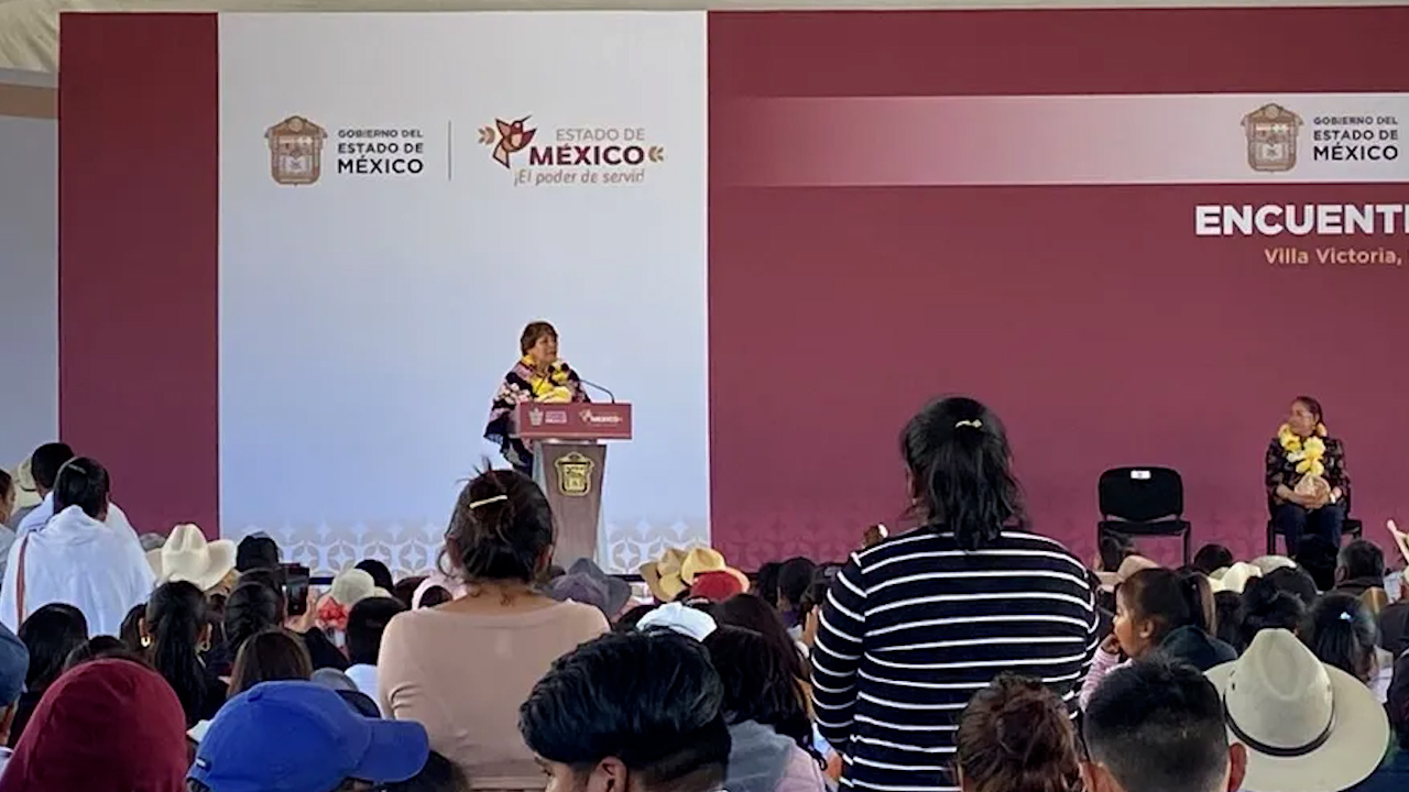 Delfina Gómez presenta el programa Mujeres con Bienestar