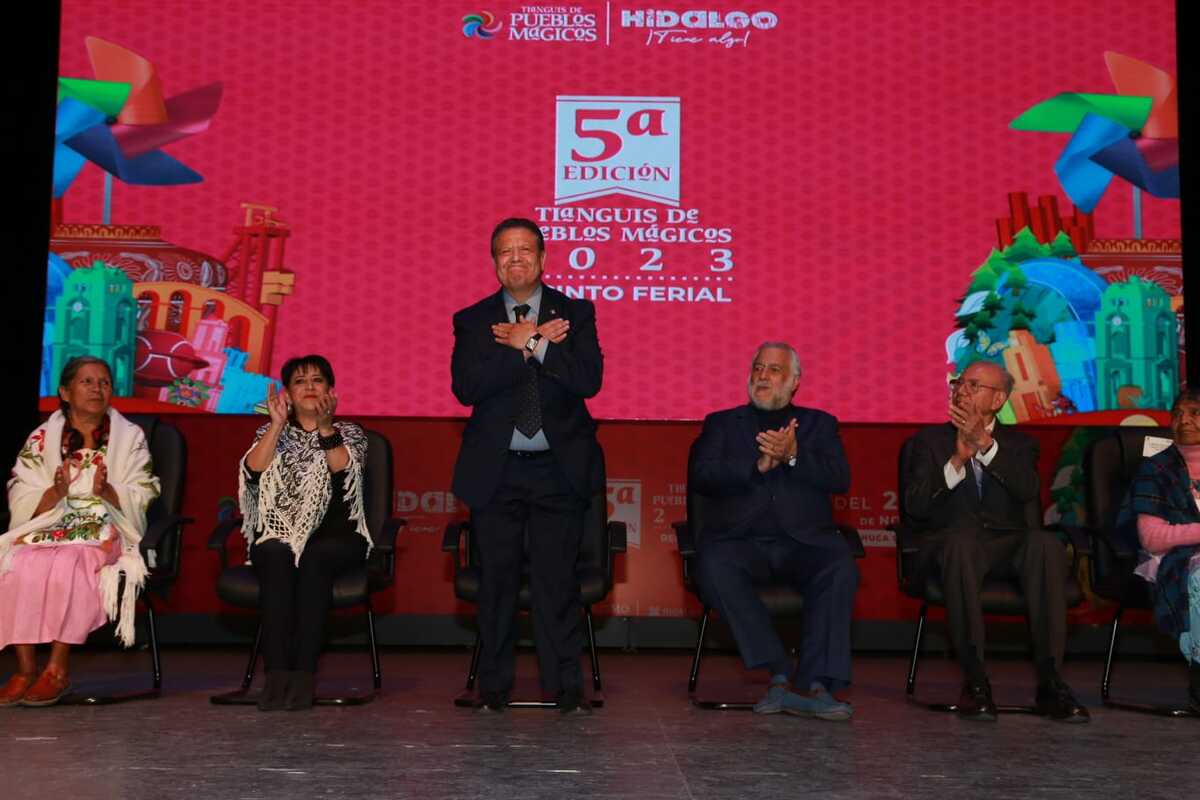 El gobernador Julio Menchaca y el secretario de Turismo, Miguel Torruco inauguraron el Tianguis Nacional de Pueblos Mágicos. (Jorge Sánchez)