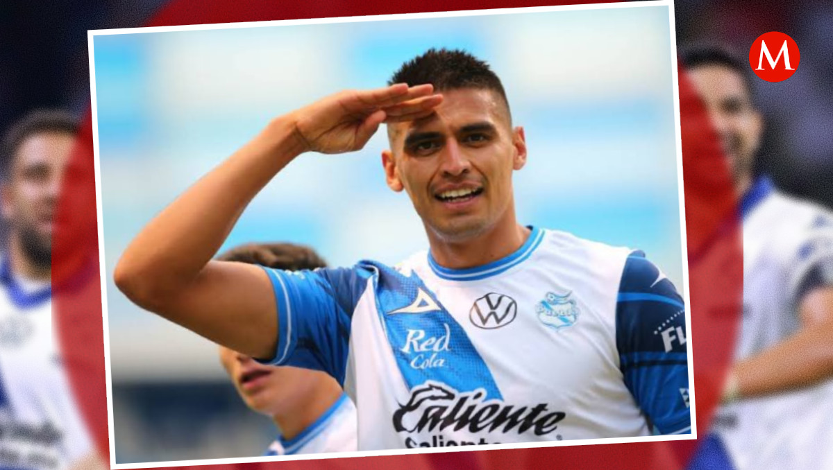 Guillermo Martínez Ayala, delantero del Club Puebla |  Especial