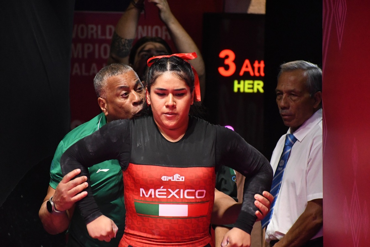Mairyn Hernández, es campeona Mundial Junior de Halterofilia. (Cortesía)