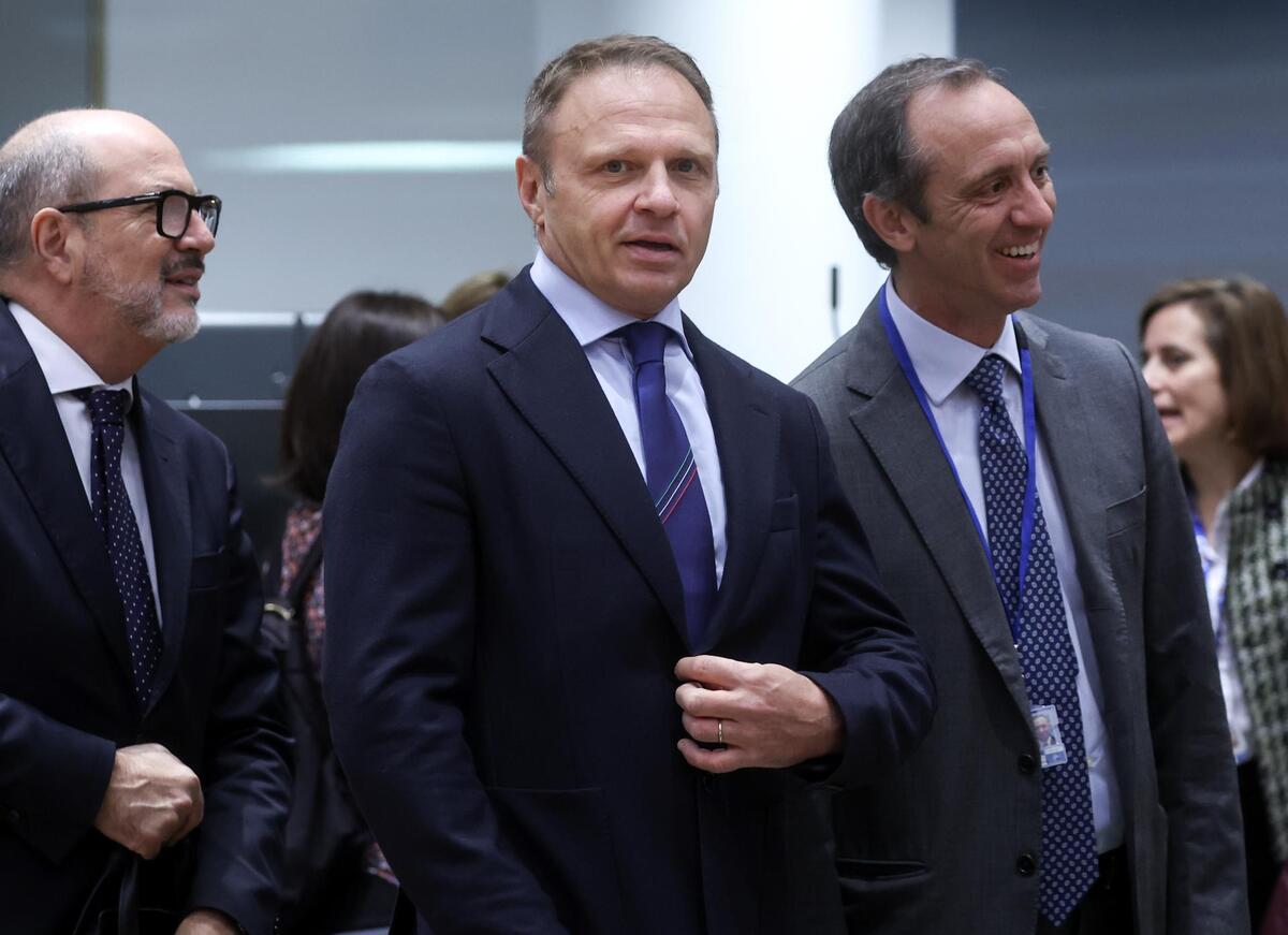 Esta no es la primera vez que el ministro, Francesco Lollobrigida protagoniza un escándalo. | EFE