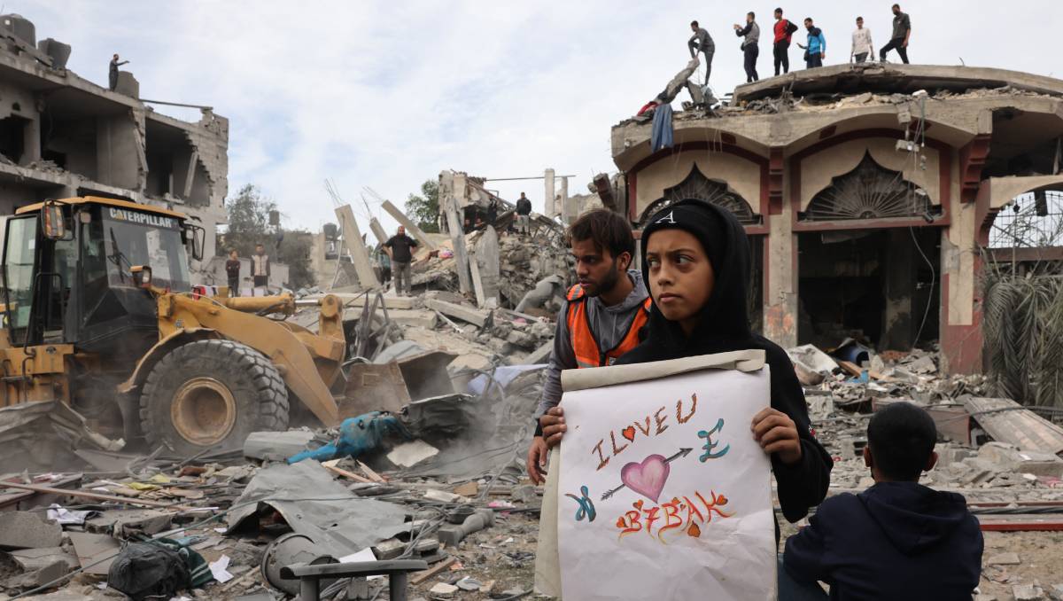La población civil en Gaza vive entre las ruinas de sus hogares | AFP