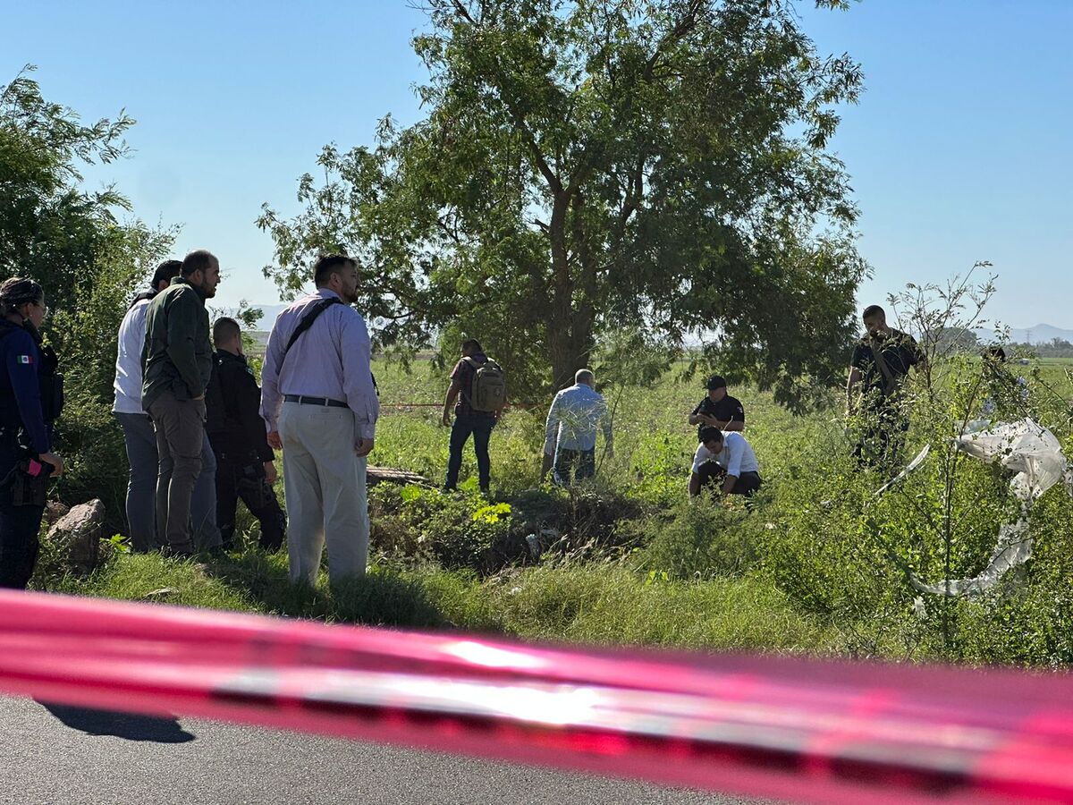 Al sitio acudió personal de la Fiscalía de Sinaloa al desconocerse la causa de muerte (Raeb Morales)
