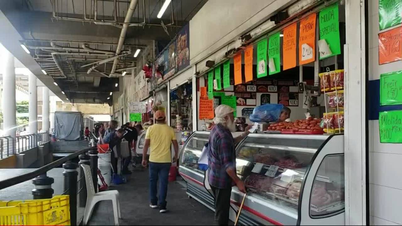 Inflación en México sube en noviembre, pero Banxico prevé mantener tasa clave estable