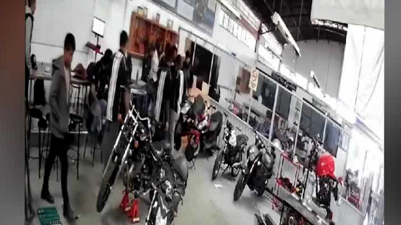 Cámaras de seguridad captan cómo fue quemado Cristian "N" en escuela de Texcoco