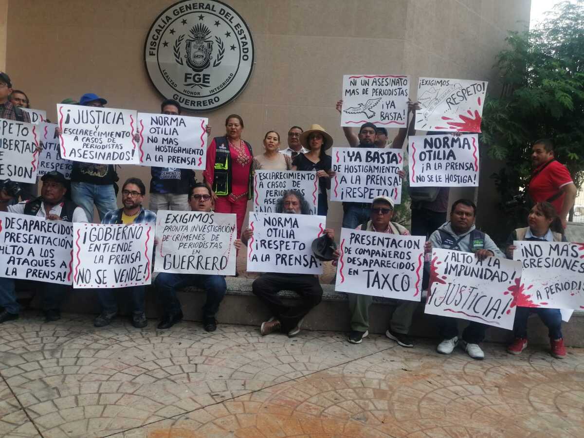 Manifestación ante Fiscalía de Guerrero por periodistas desaparecidos en Taxco | Rogelio Agustin
