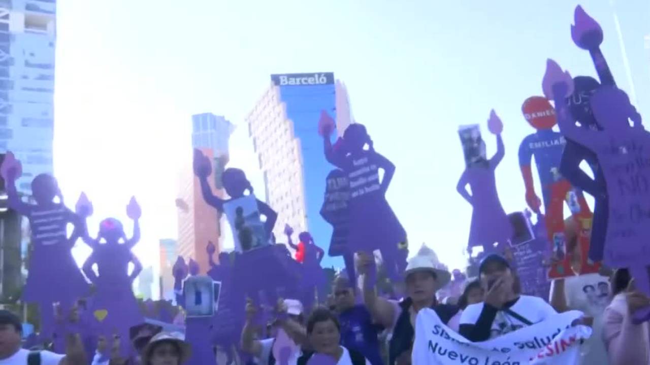 Concluye marcha por el Día Internacional de la Eliminación de la Violencia contra la Mujer