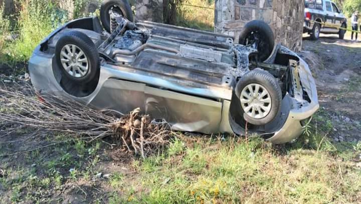 Conductor murió en accidente.