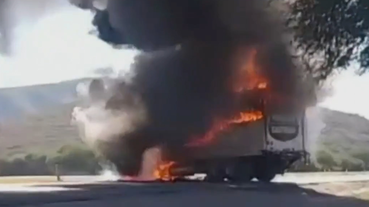 Reportan narcobloqueos en Jalisco tras captura de 'El CR'