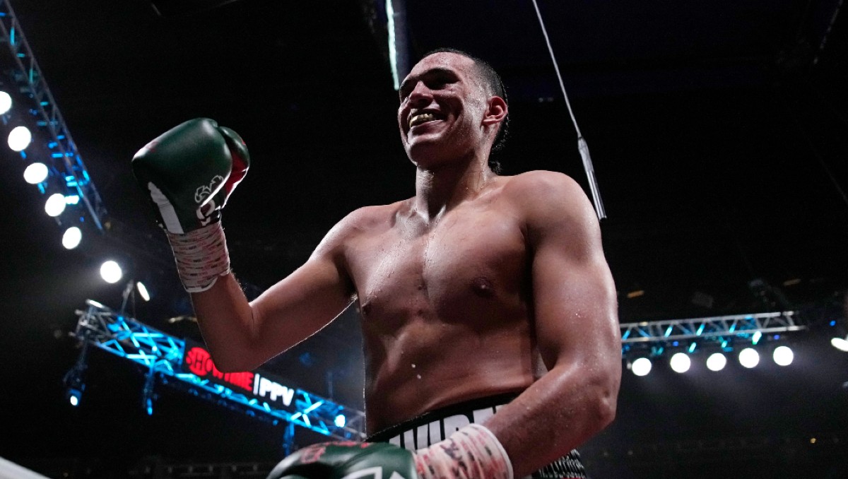 Faitelson puso a Benavidez como el indicado para pelear contra el Canelo (AP)