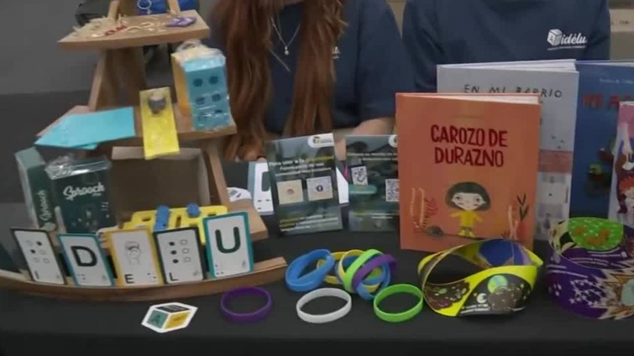 La FIL 2023 de Guadalajara destaca inclusión educativa y cultura de personas ciegas