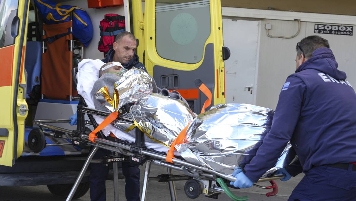 Uno de los tripulantes fue rescatado con un helicóptero | AP