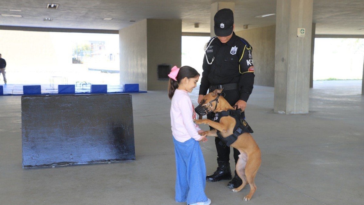 El grupo de menores participó en un circuito de entrenamiento policial. Foto: Especial
