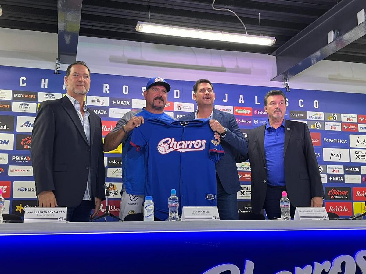 Benjamín Gil es presentado como nuevo manejador de Charros (Vanessa Flores)