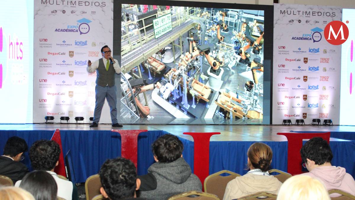 El editor de Tecnología de MILENIO, Fernando Santillanes da conferencia en Expo Académica en Tampico. (Yazmín Sánchez)