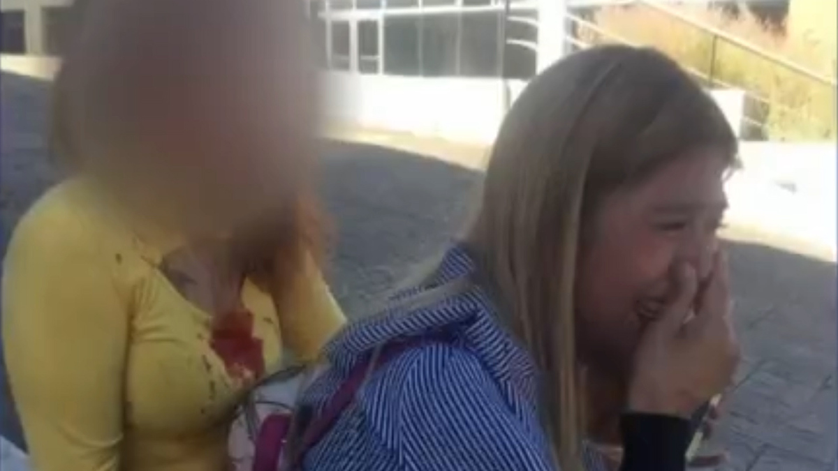 Pobladores agreden a trabajadores en Complejo Administrativo en Oaxaca