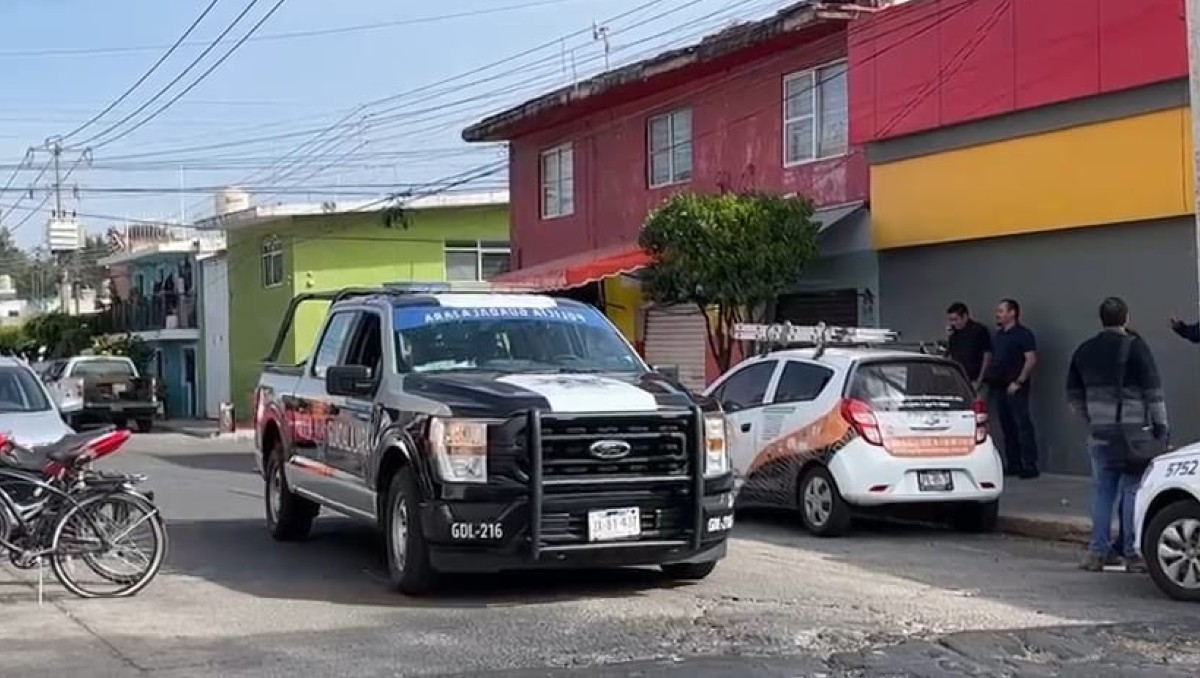 Policía de Guadalajara acudió tras ubicar dónde cayó el arma (Juan Carlos Munguía)