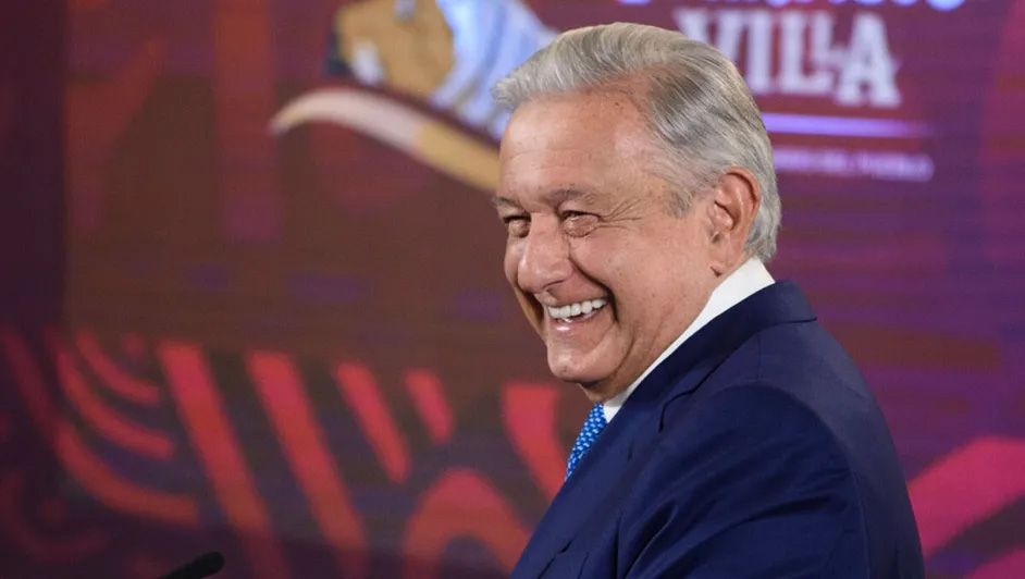 AMLO reprueba cierre de cuenta a Vicente Fox en redes sociales