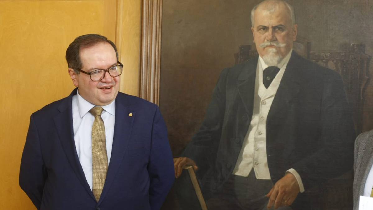 Leonardo Lomelí| Ariana Pérez