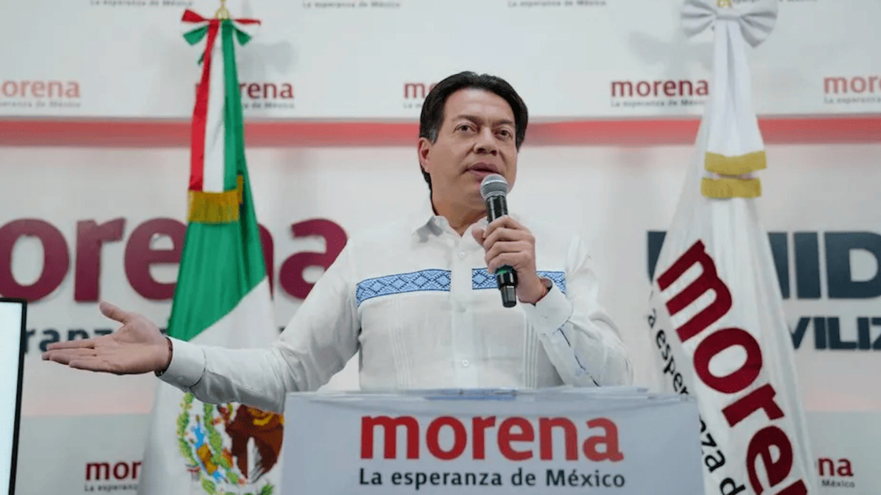 Morena pide a legisladores elegir y evitar postulación en ambas Cámaras