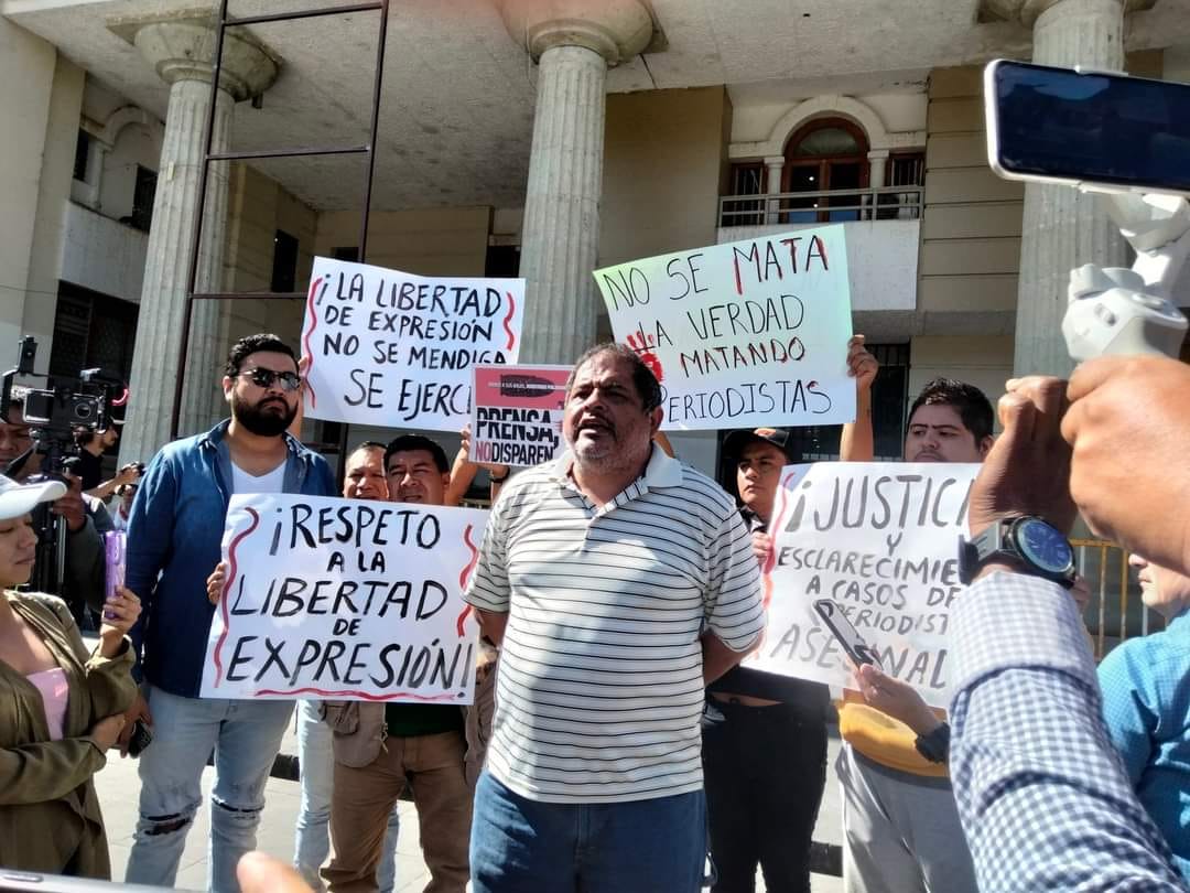 Periodistas se manifestaron en Chilpancingo tras la agresión contra sus compañeros. | Especial