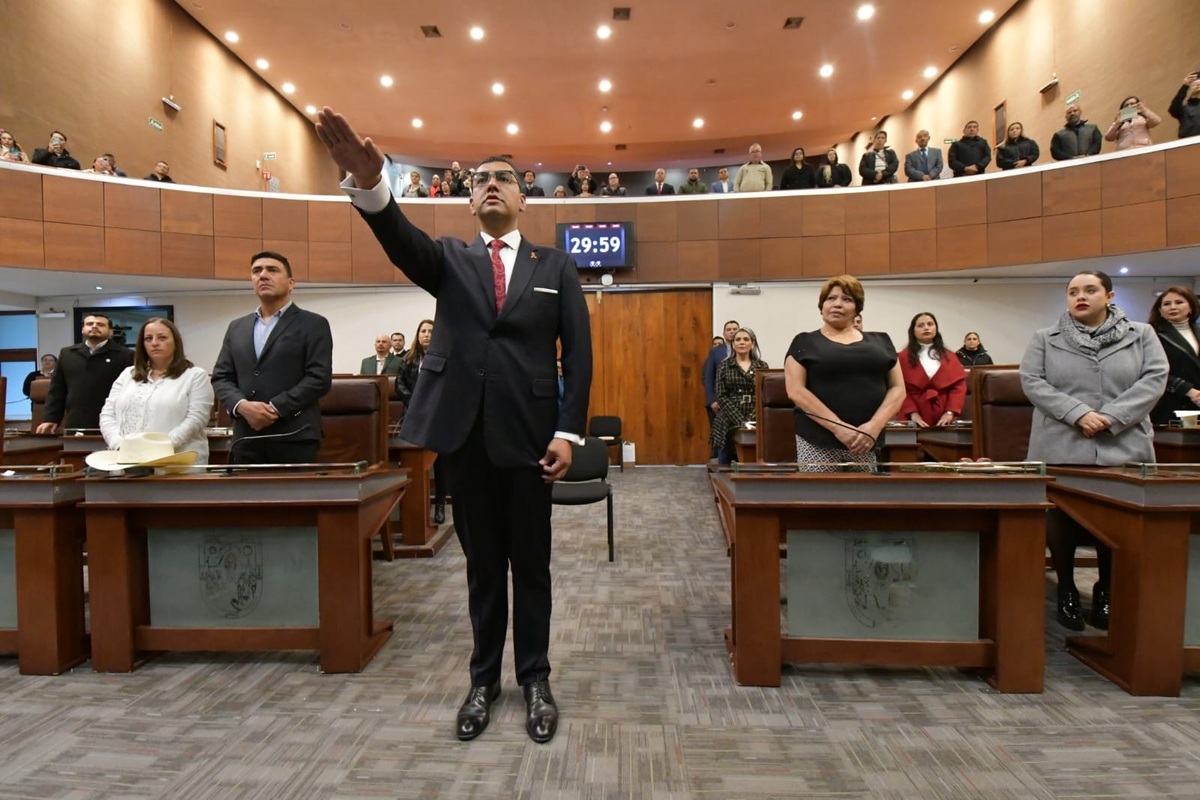 Cristian Paul Camacho rindió protesta como nuevo fiscal de Zacatecas ante el Congreso del estado.