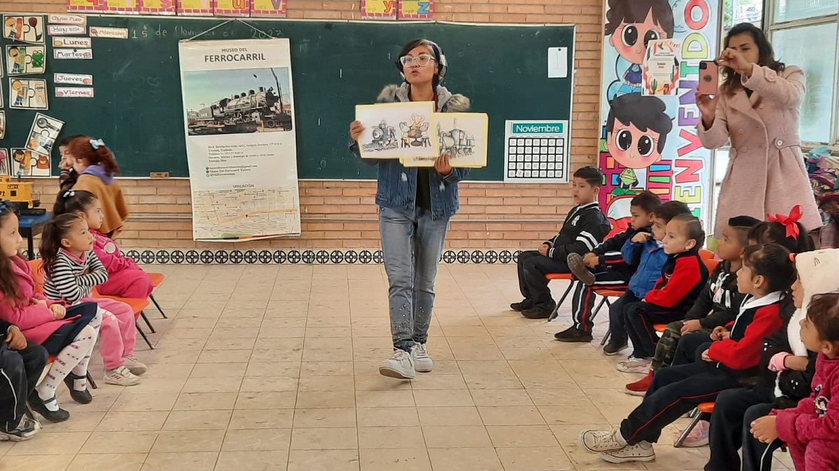 Karla Nayeli Sánchez Ríos, encargada de la Biblioteca Manuel José Othón. (cortesía)